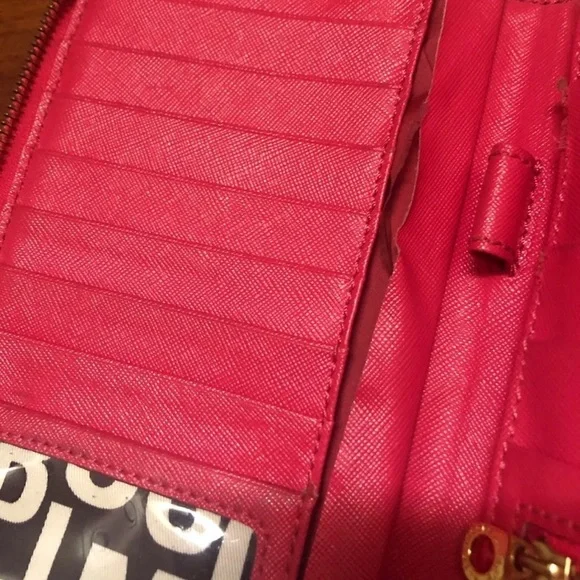 Marc Jacobs Oversized Zip Around Wallet - Picture 9 of 10